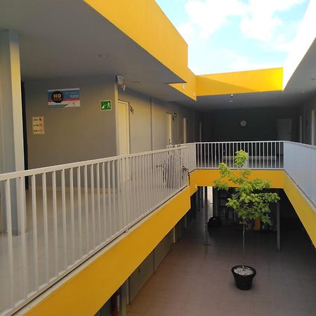 Capital Hotel مونكلوفا المظهر الخارجي الصورة
