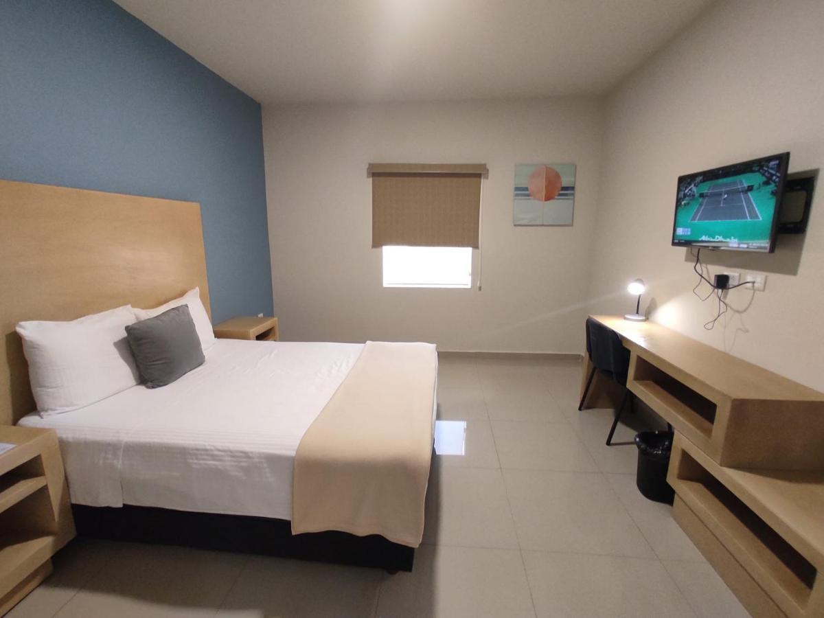 Capital Hotel مونكلوفا المظهر الخارجي الصورة