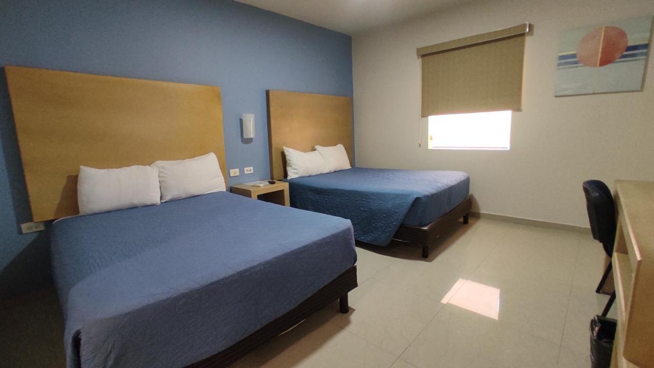 Capital Hotel مونكلوفا المظهر الخارجي الصورة