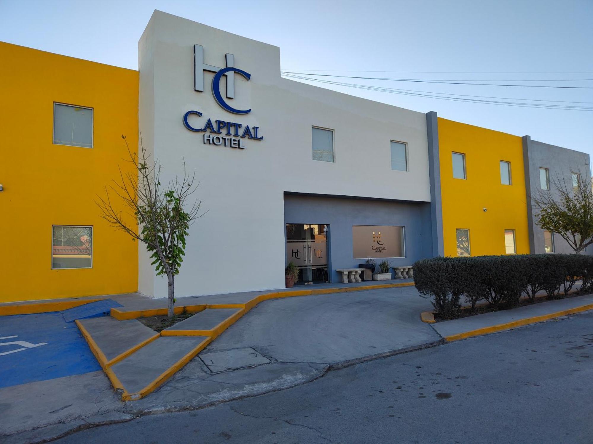 Capital Hotel مونكلوفا المظهر الخارجي الصورة