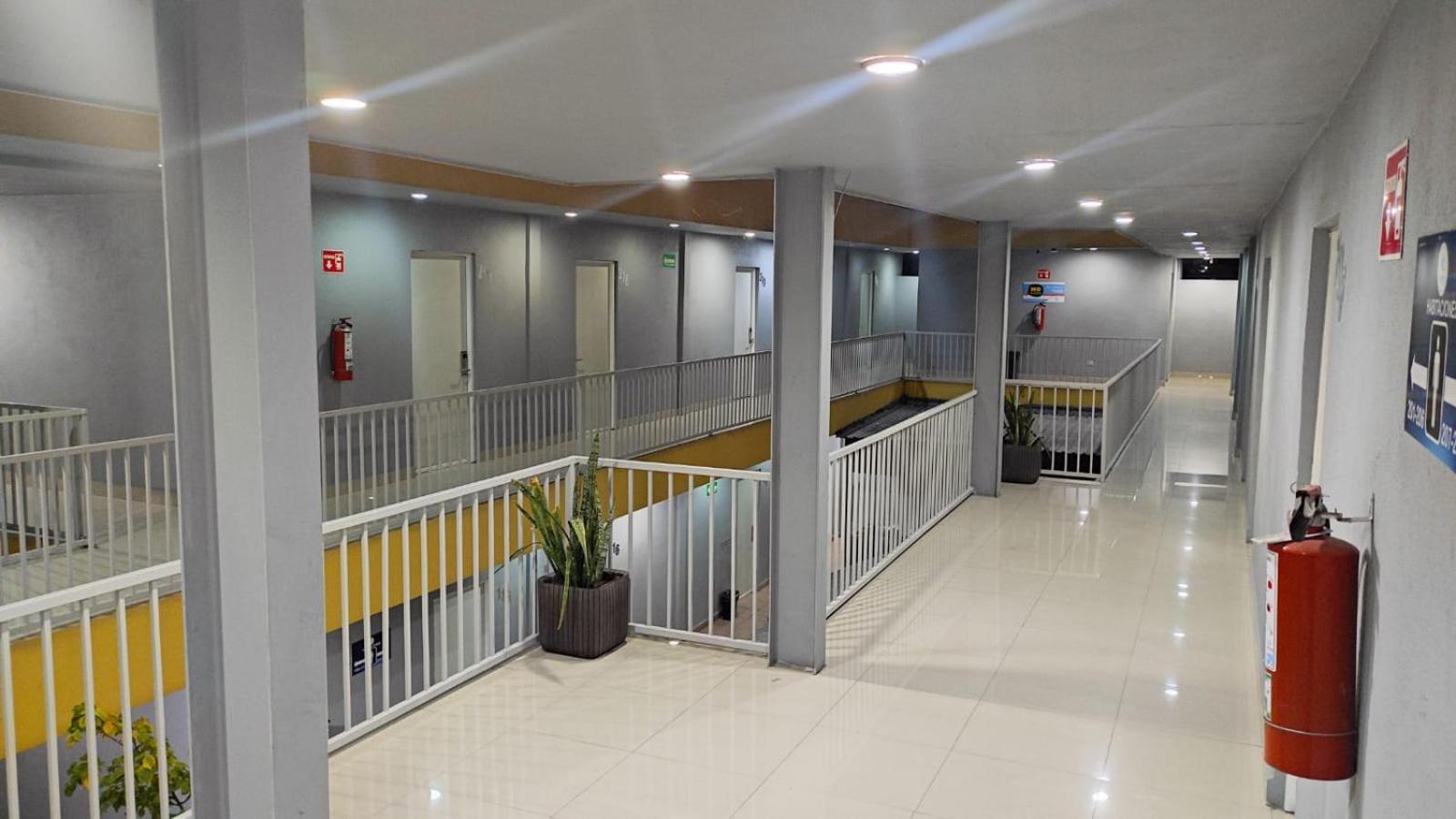 Capital Hotel مونكلوفا المظهر الخارجي الصورة