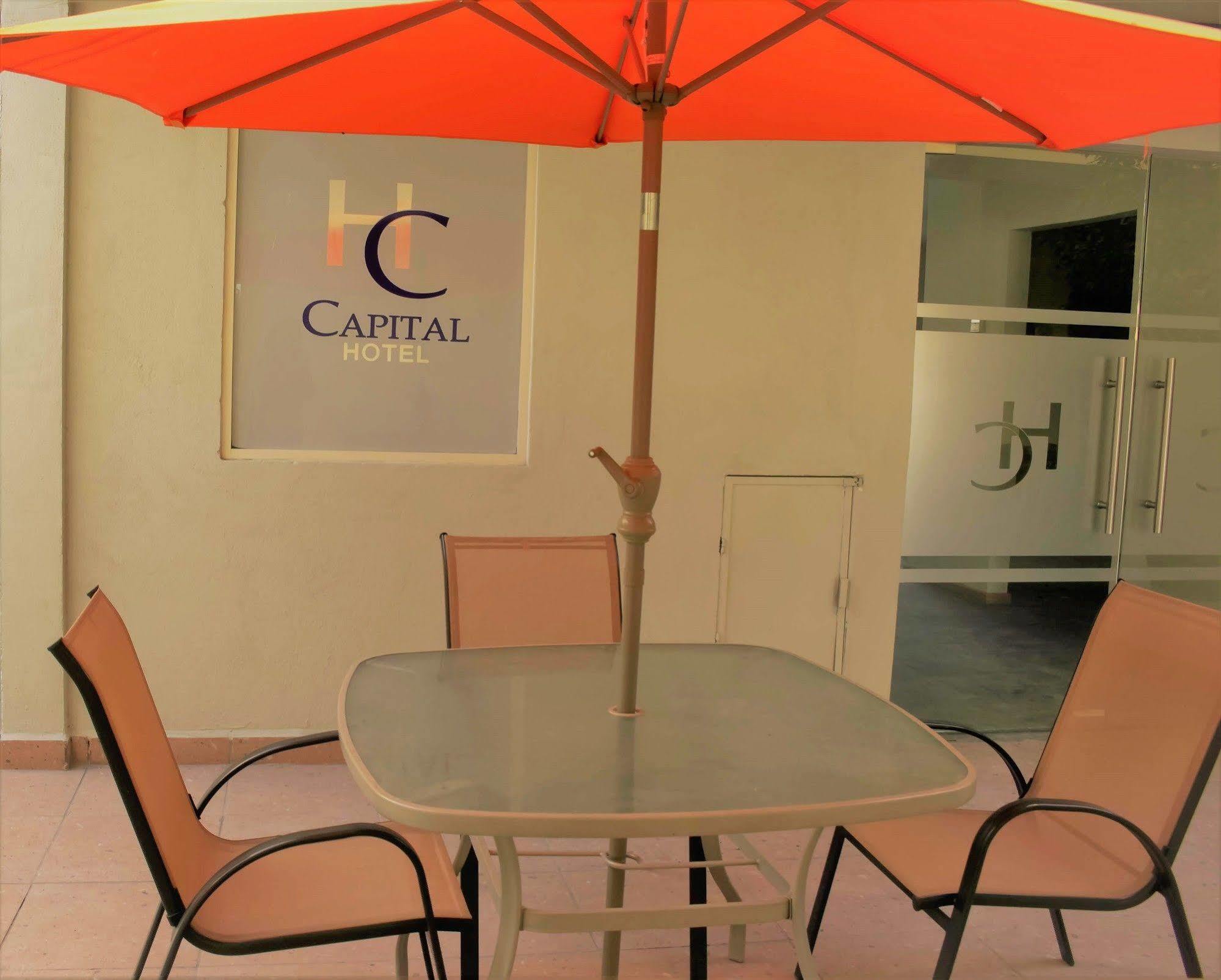 Capital Hotel مونكلوفا المظهر الخارجي الصورة